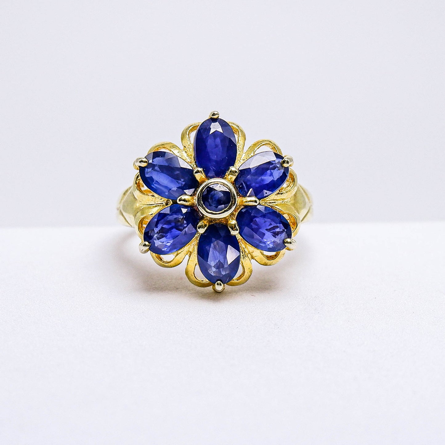 แหวนเงินแท้ 925 ฝังพลอย ไพลิน (Blue Sapphire)