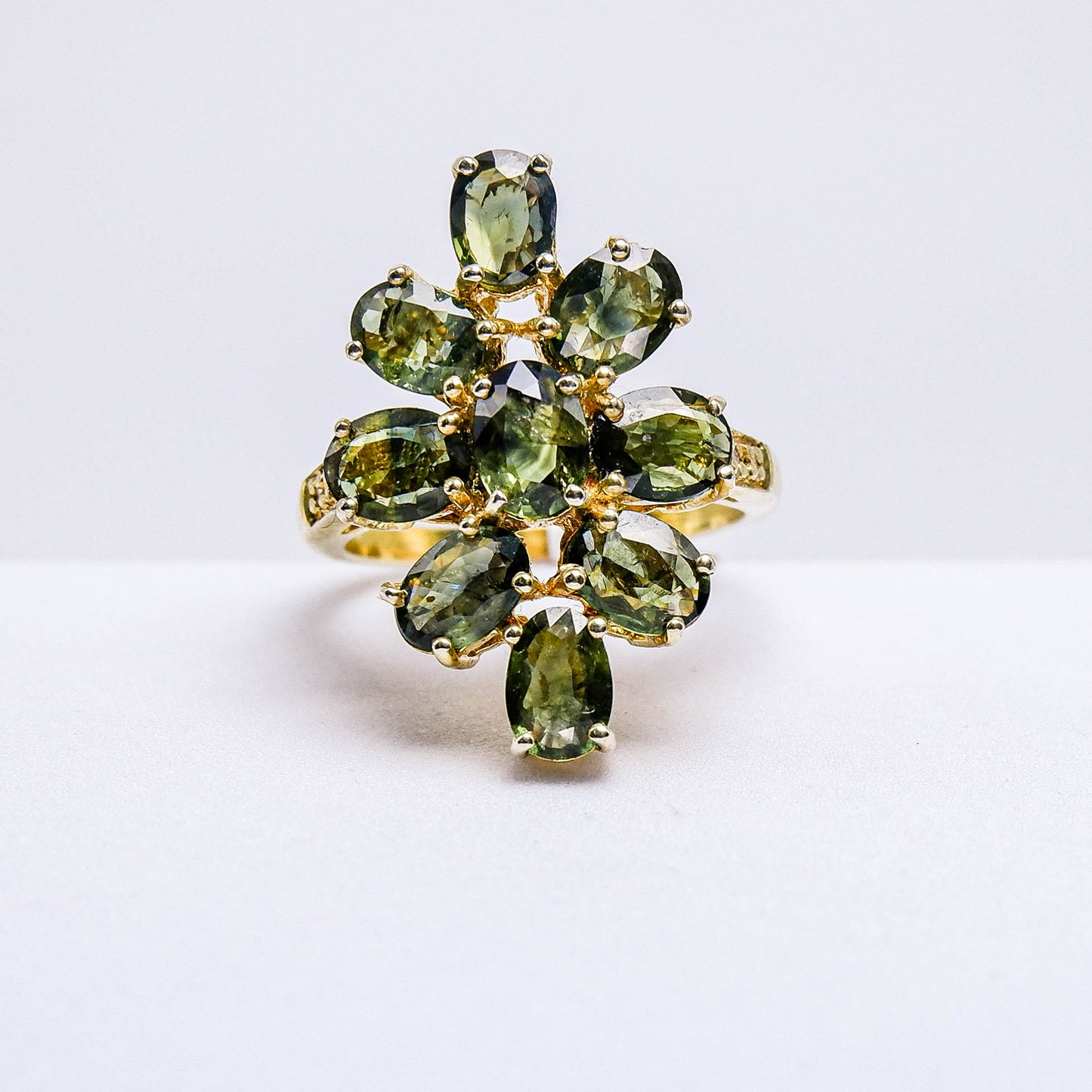 แหวนเงินแท้ 925 ฝังพลอย เขียวส่อง (green Sapphire) + เพชร (Natural Diamond)