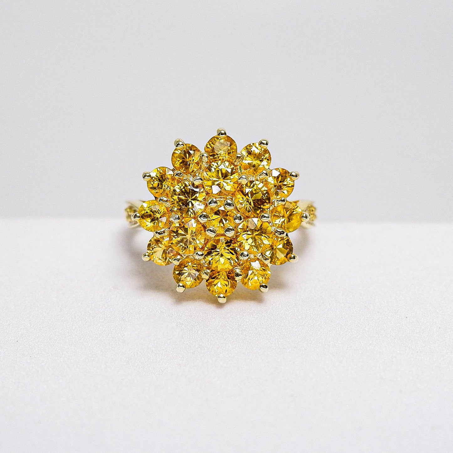แหวนเงินแท้ 925 ฝังพลอย บุษราคัม (Yellow Sapphire) + เซอร์คอน (Zircon)