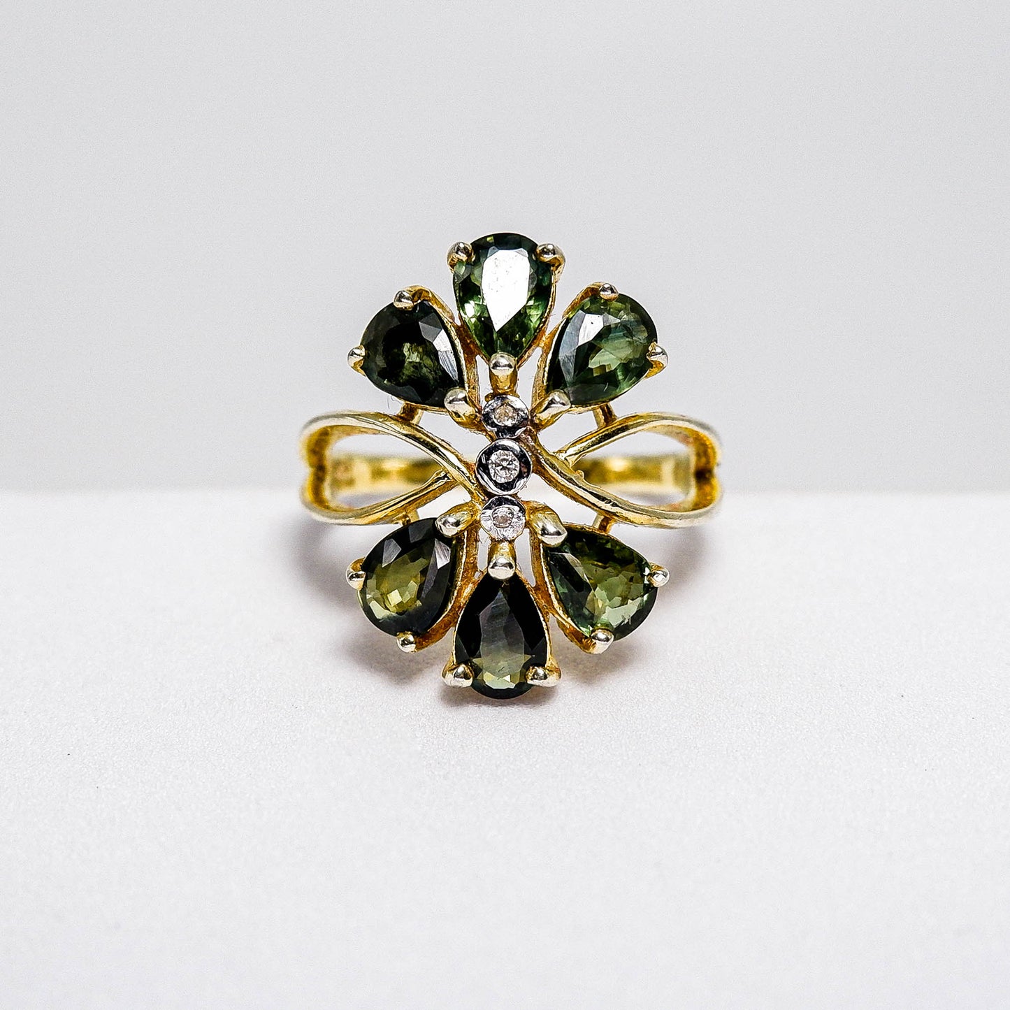 แหวนเงินแท้ 925 ฝังพลอย เขียวส่อง (greensapphire) + เซอร์คอน (Zircon)