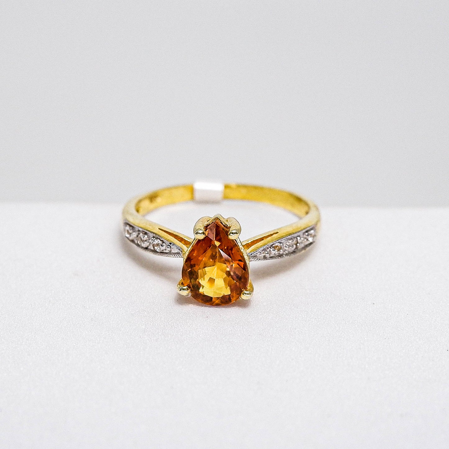 แหวนเงินแท้ 925 ฝังพลอย บุษราคัม (Yellow Sapphire) + เซอร์คอน (Zircon)