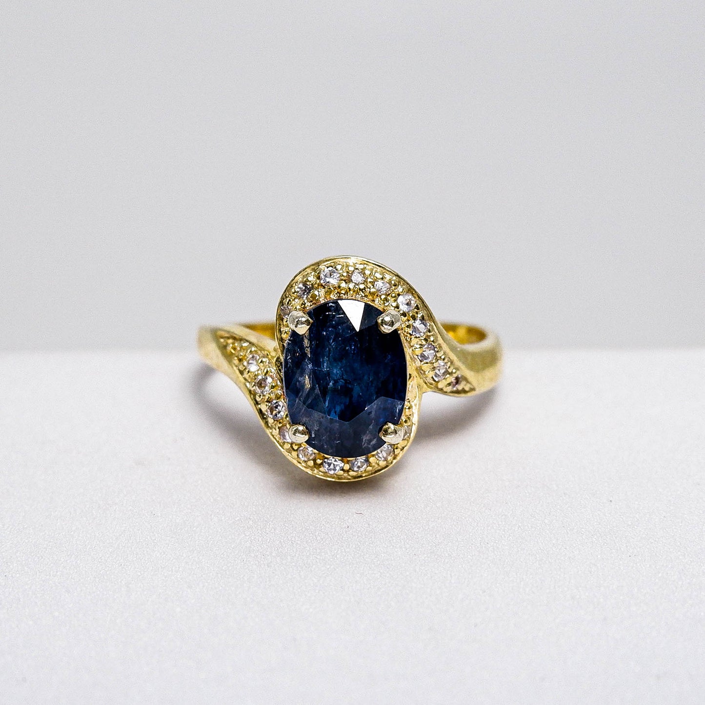 แหวนเงินแท้ 925 ฝังพลอย ไพลิน (Blue Sapphire) + ไวท์แซฟไฟร์ (whitetopaz)