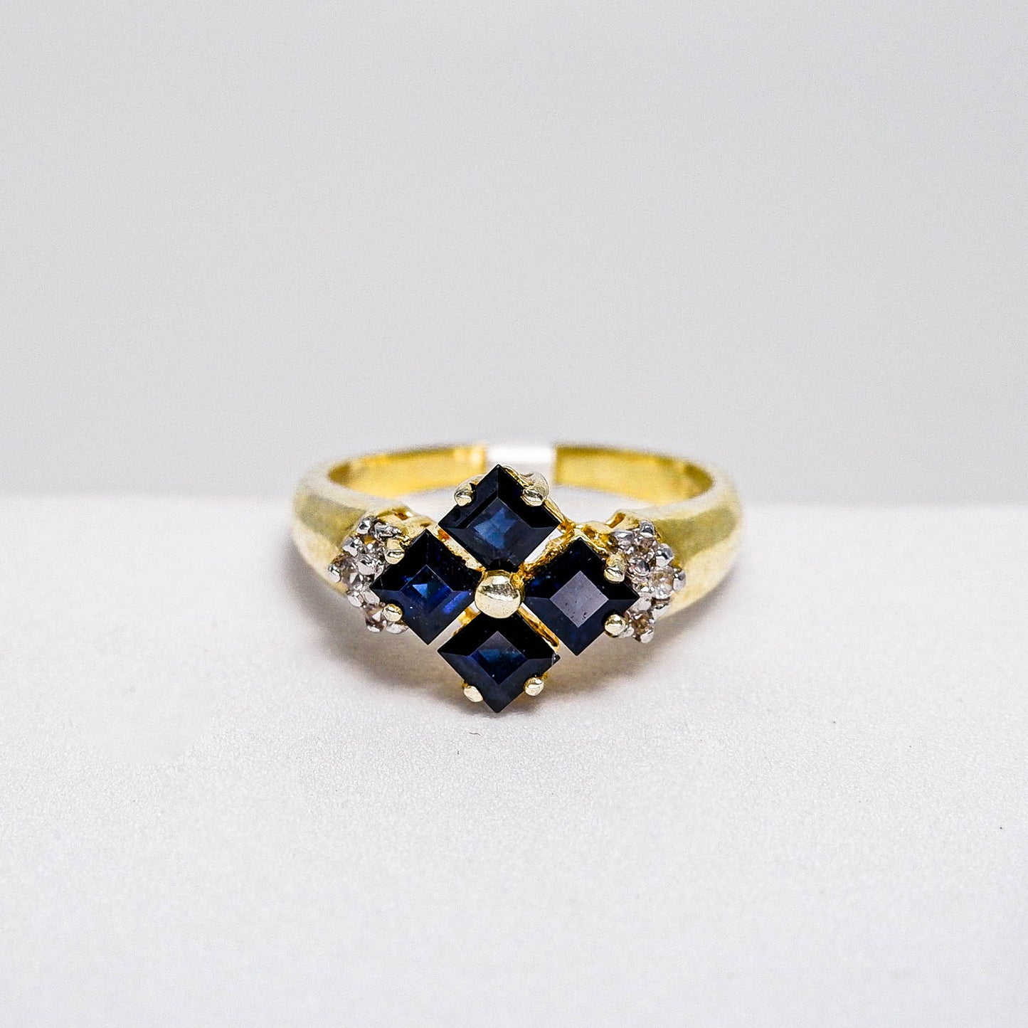 แหวนเงินแท้ 925 ฝังพลอย ไพลิน (Blue Sapphire) + เซอร์คอน (Zircon)