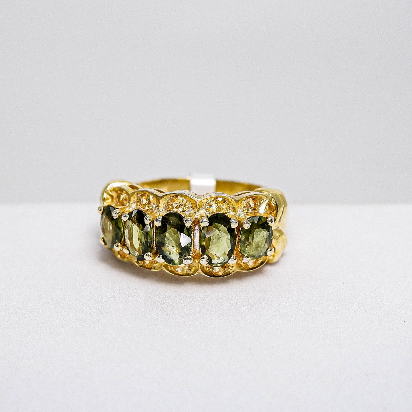 แหวนเงินแท้ 925 ฝังพลอย เขียวส่องบางกะจะ (greensapphire) + แซฟไฟร์ (Sapphire)