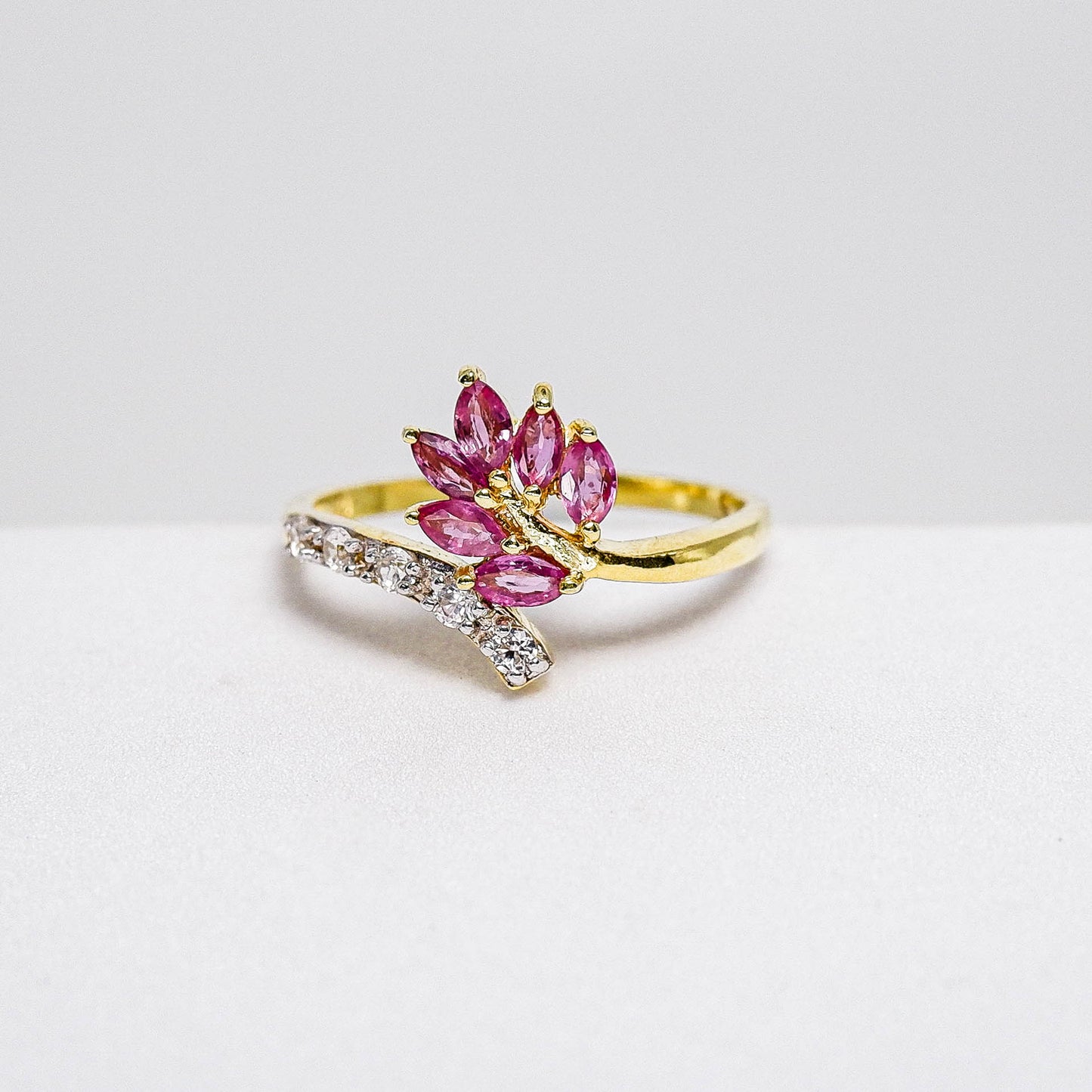 แหวนเงินแท้ 925 ฝังพลอย ทับทิมไทย (Ruby) + เซอร์คอน (Zircon)
