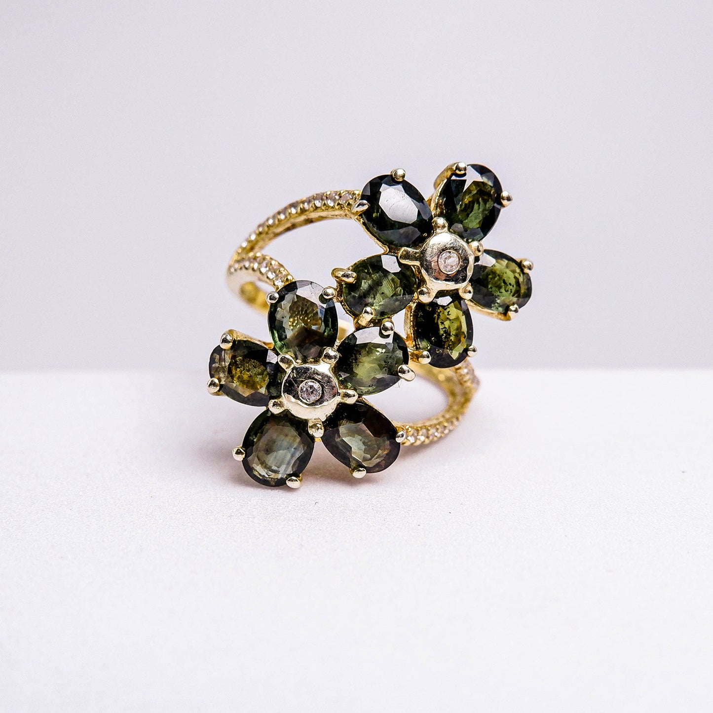 แหวนเงินแท้ 925 ฝังพลอย เขียวส่อง (greensapphire) + เซอร์คอน (Zircon)