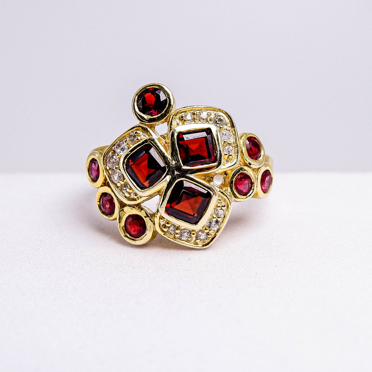 แหวนเงินแท้ 925 ฝังพลอย โกเมน (Garnet) + แซฟไฟร์ (Sapphire) + เซอร์คอน (Zircon)