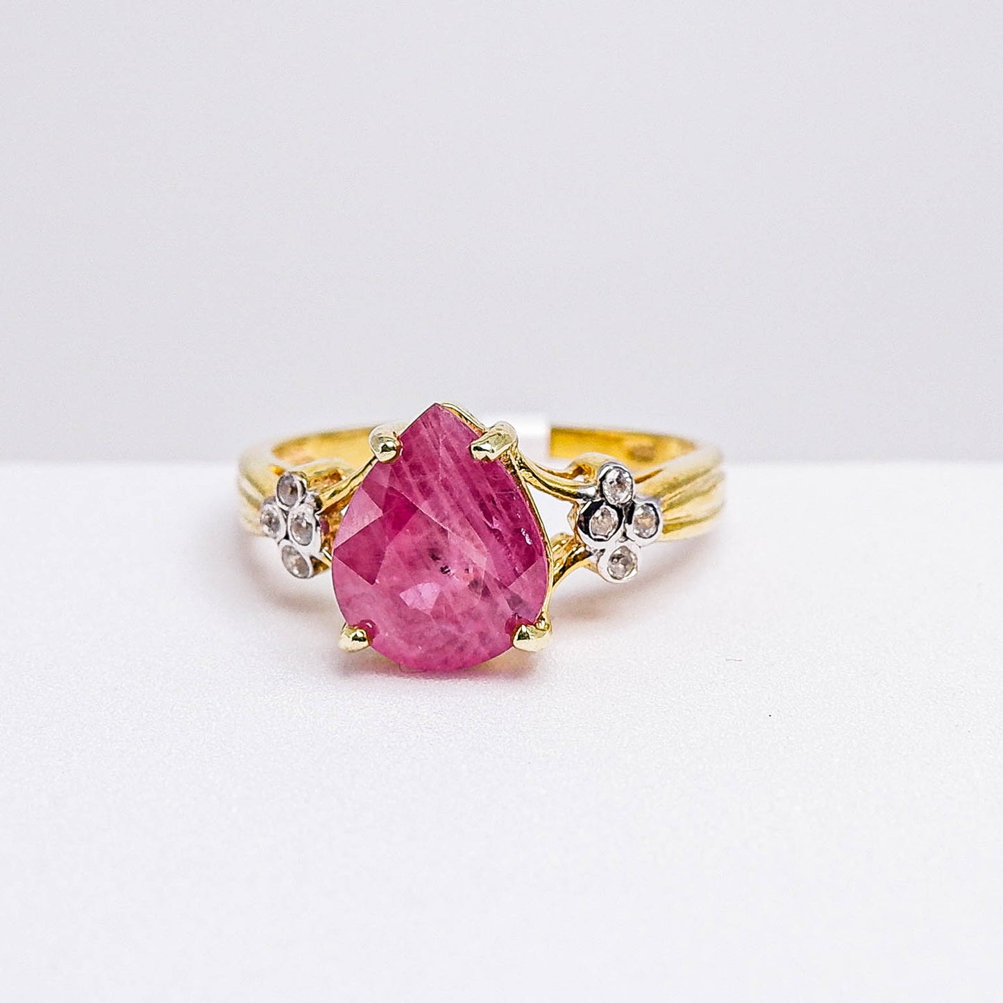 แหวนเงินแท้ 925 ฝังพลอย ทับทิมแทนซาเนีย (Tanzania Ruby) + เซอร์คอน (Zircon)