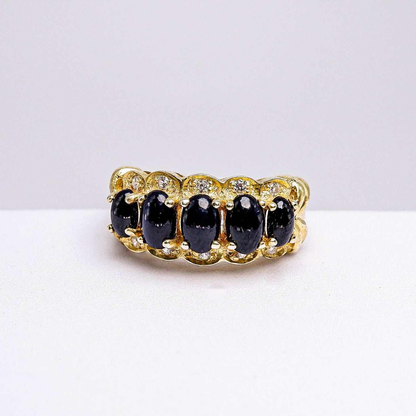 แหวนเงินแท้ 925 ฝังพลอย ไพลิน (หลังเบี้ย) (Blue Sapphire) + เซอร์คอน (Zircon)