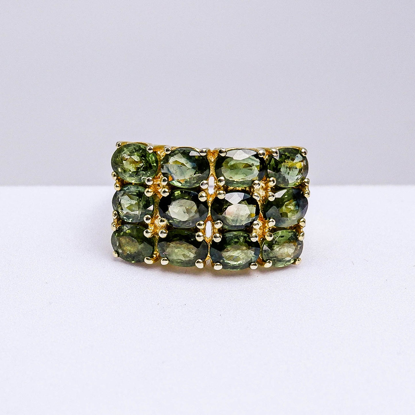 แหวนเงินแท้ 925 ฝังพลอย เขียวส่อง (green Sapphire)