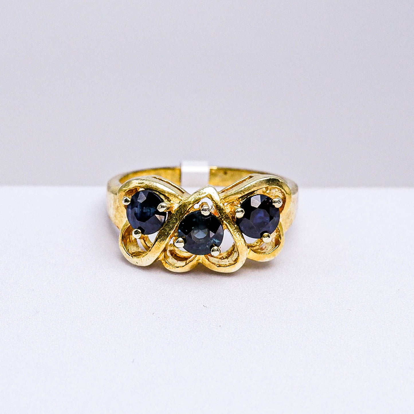 แหวนเงินแท้ 925 ฝังพลอย ไพลิน (Blue Sapphire)