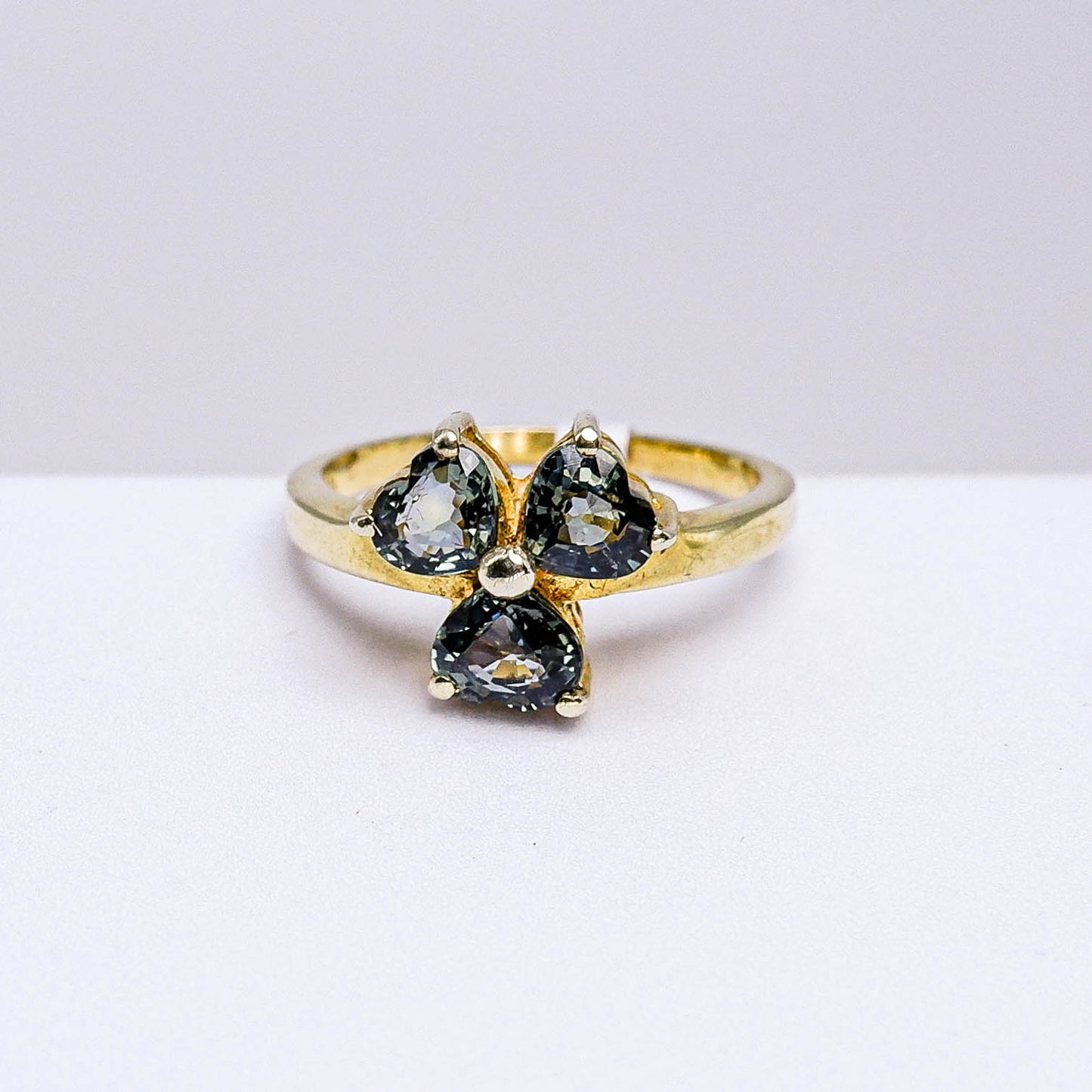 แหวนเงินแท้ 925 ฝังพลอย เขียวส่อง (green Sapphire)