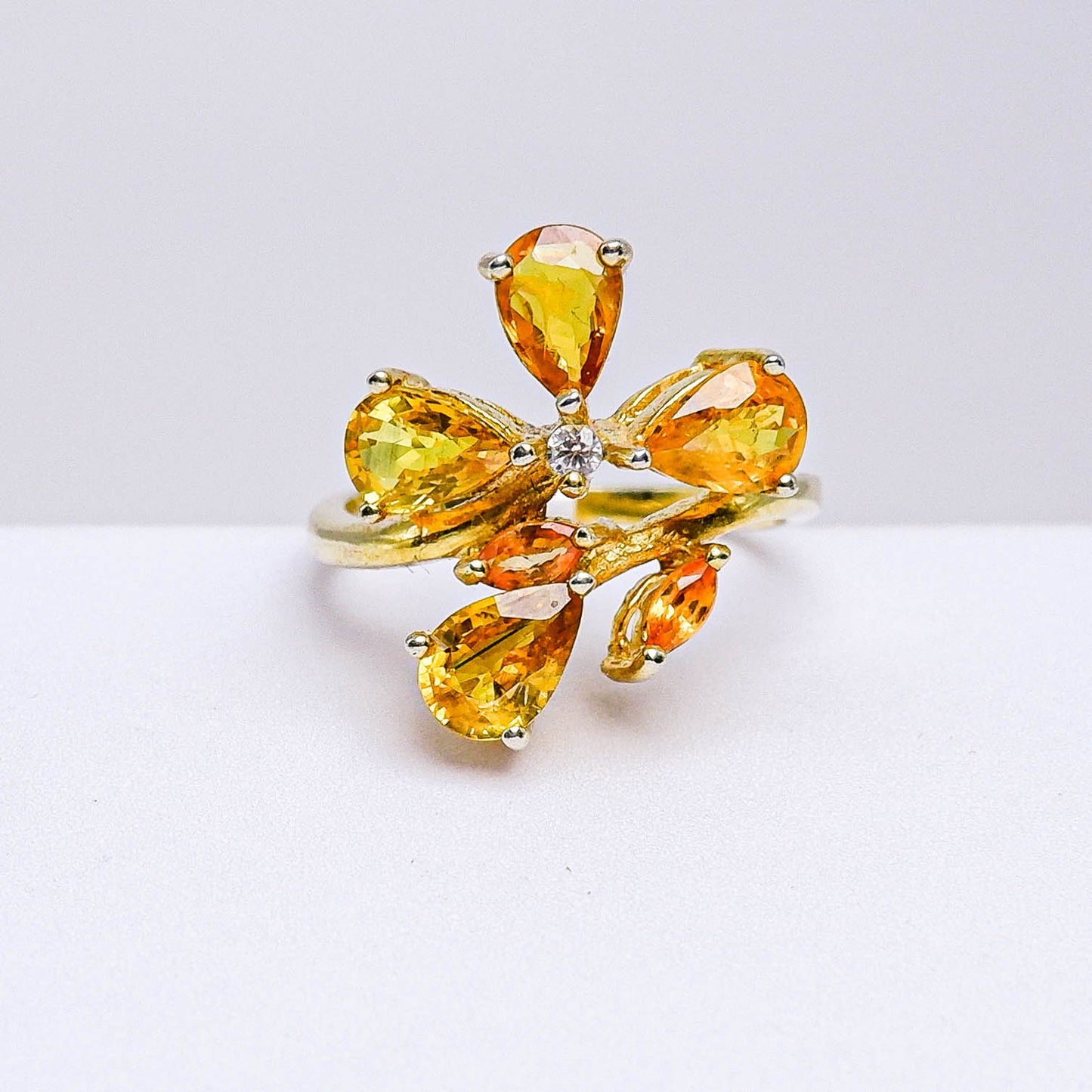 แหวนเงินแท้ 925 ฝังพลอย บุษราคัม (Yellow Sapphire) + แซฟไฟร์ (Sapphire) + ไวท์โทพาส (whitetopaz)