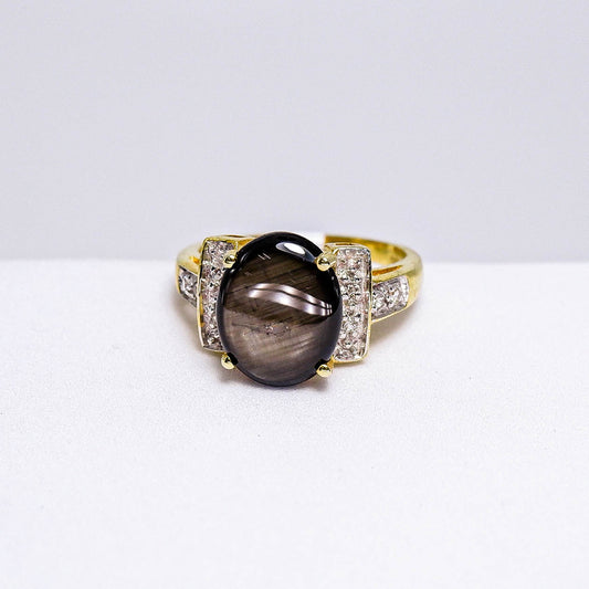 แหวนเงินแท้ 925 ฝังพลอย สตาร์บางกะจะ (Black Star Sapphire) + เซอร์คอน (Zircon) - Thaigems