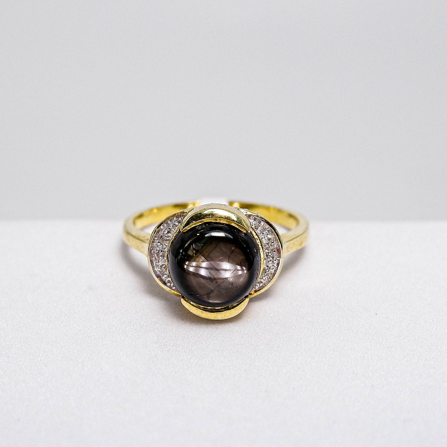 แหวนเงินแท้ 925 ฝังพลอย สตาร์บางกะจะ (Black Star Sapphire) + เซอร์คอน (Zircon) - Thaigems
