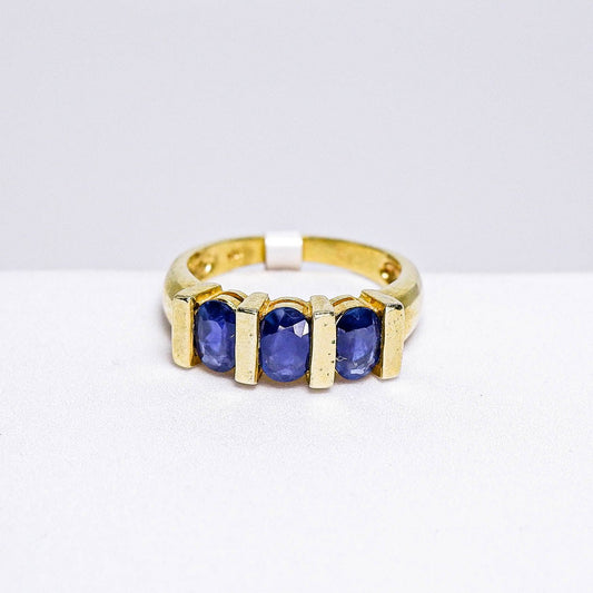 แหวนเงินแท้ 925 ฝังพลอย ไพลิน (Blue Sapphire) - Thaigems