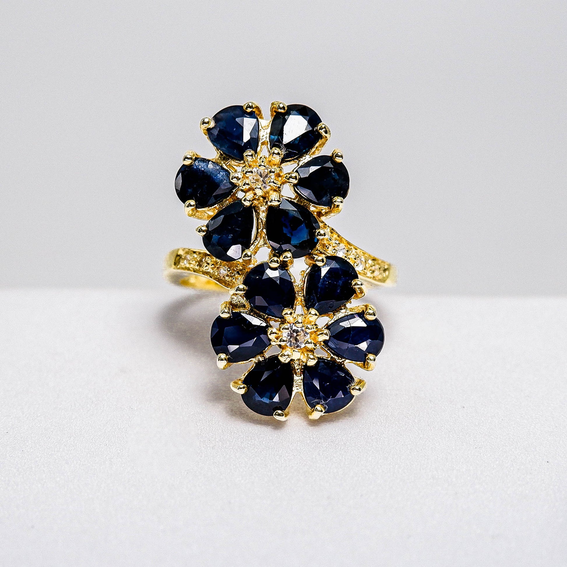 แหวนเงินแท้ 925 ฝังพลอย ไพลิน (Blue Sapphire) + เซอร์คอน (Zircon) - Thaigems