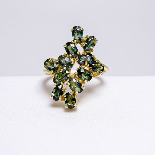 แหวนเงินแท้ 925 ฝังพลอย เขียวส่องบางกะจะ (greensapphire) - Thaigems