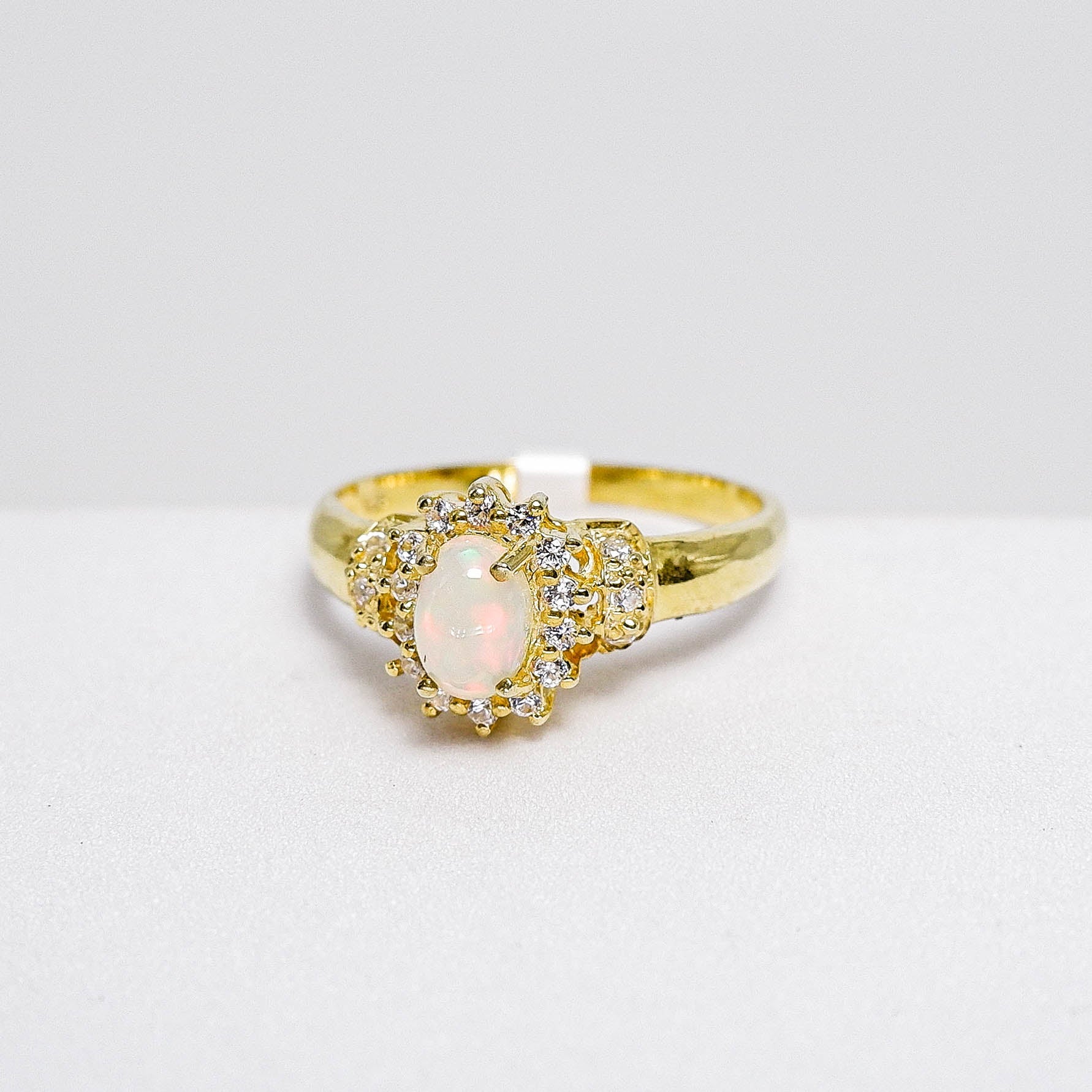 แหวนเงินแท้ 925 ฝังพลอย โอปอล (Opal) + เซอร์คอน (Zircon) - Thaigems