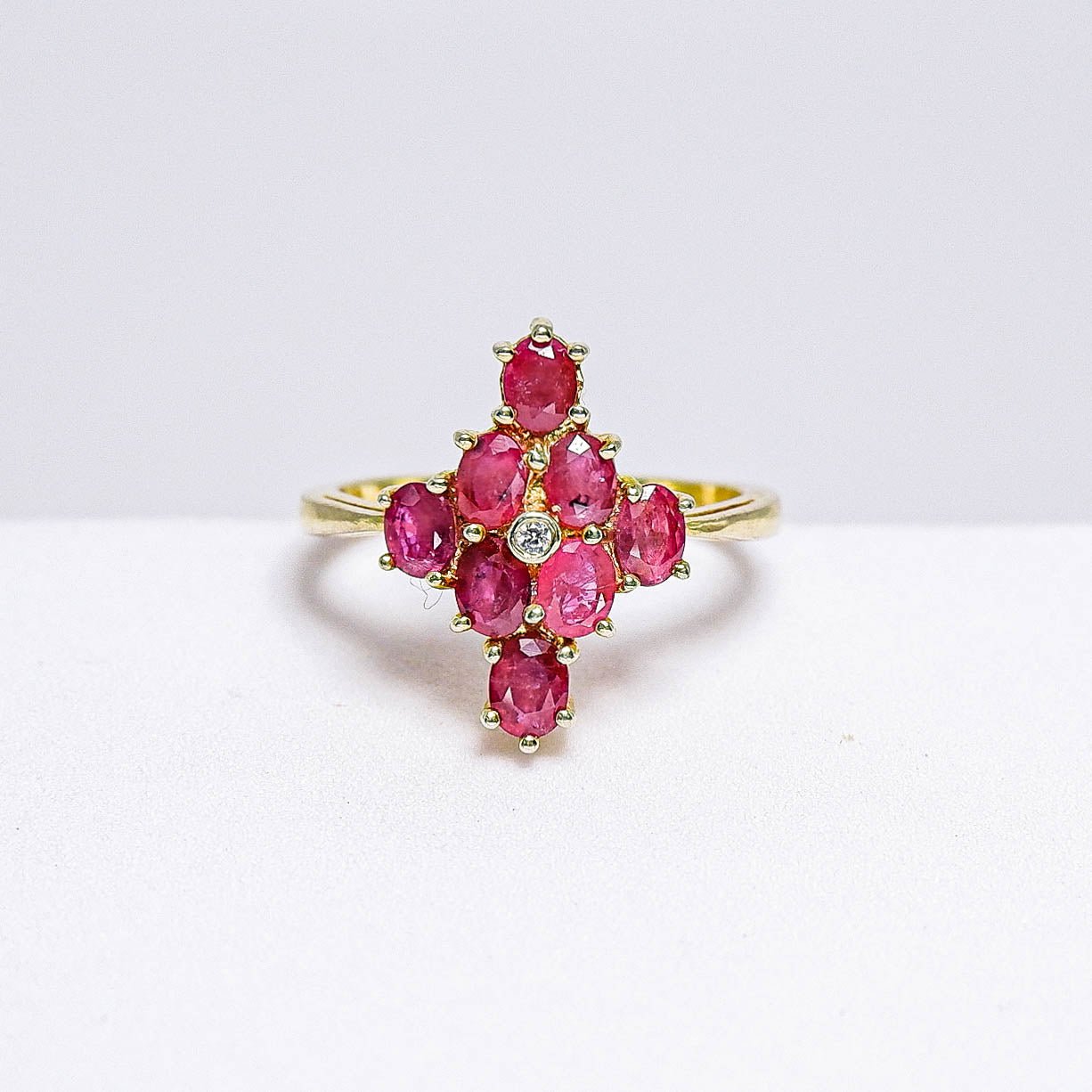 แหวนเงินแท้ 925 ฝังพลอย ทับทิม (Ruby) + เซอร์คอน (Zircon) - Thaigems