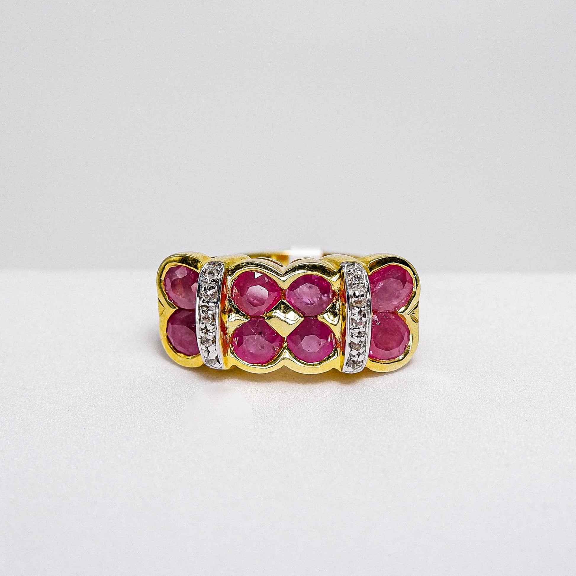 แหวนเงินแท้ 925 ฝังพลอย ทับทิมมาดา (Ruby) + เซอร์คอน (Zircon) - Thaigems