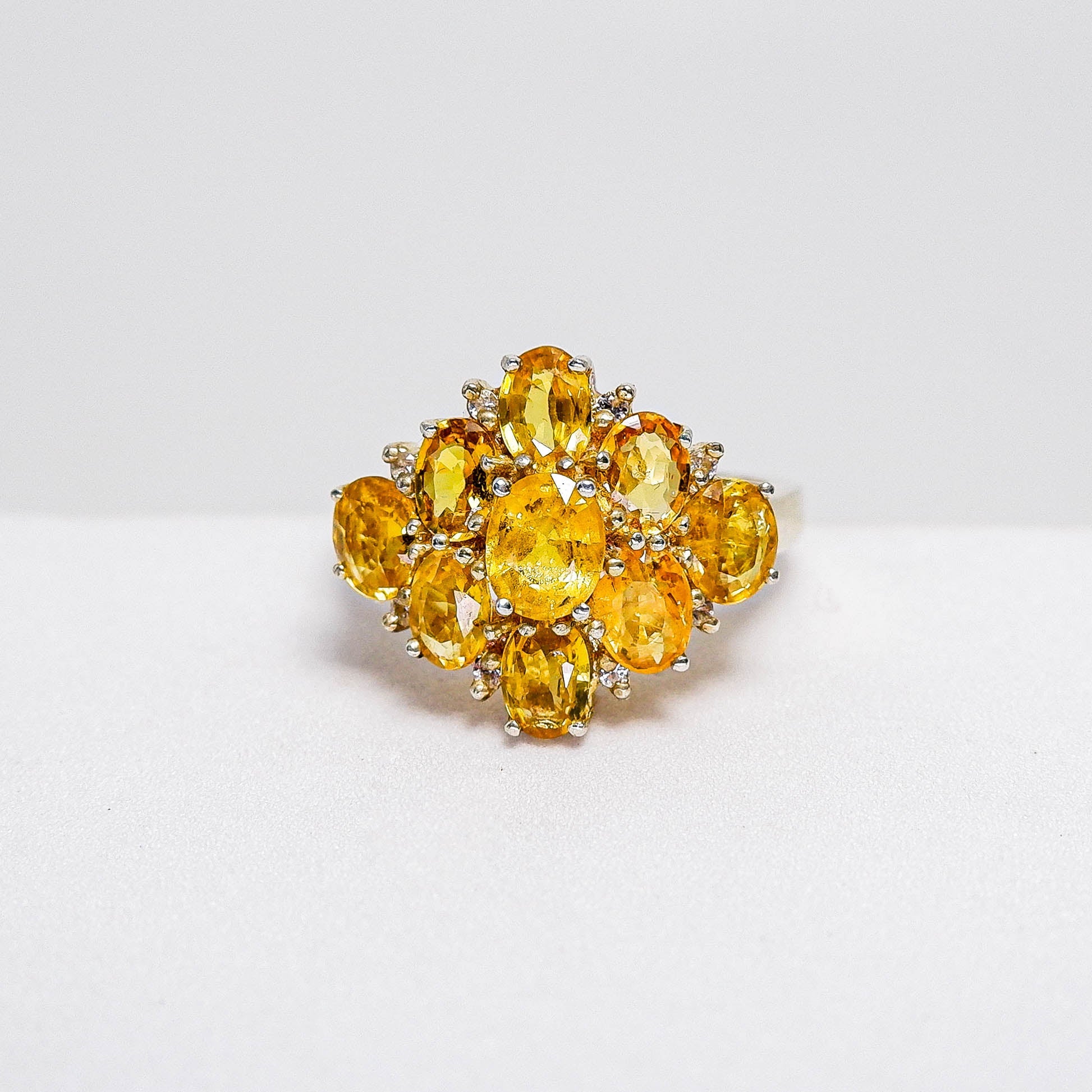 แหวนเงินแท้ 925 ฝังพลอย บุษราคัม (Yellow Sapphire) + ไวท์โทพาส (whitetopaz) - Thaigems