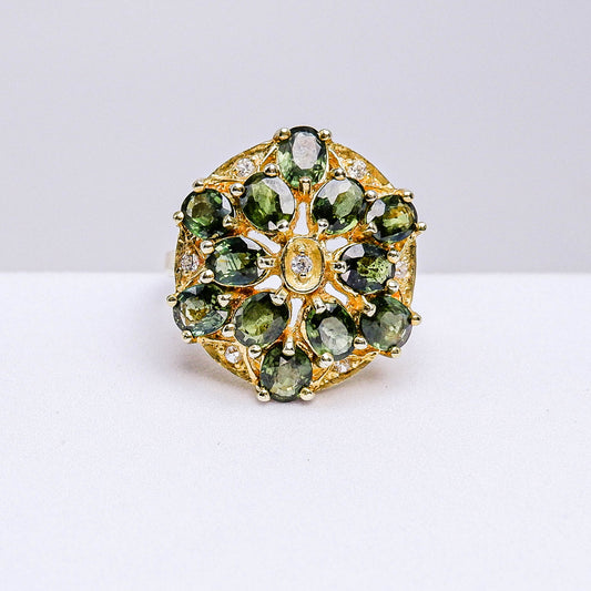 แหวนเงินแท้ 925 ฝังพลอย เขียวส่องบางกะจะ (green Sapphire) + เซอร์คอน (Zircon)