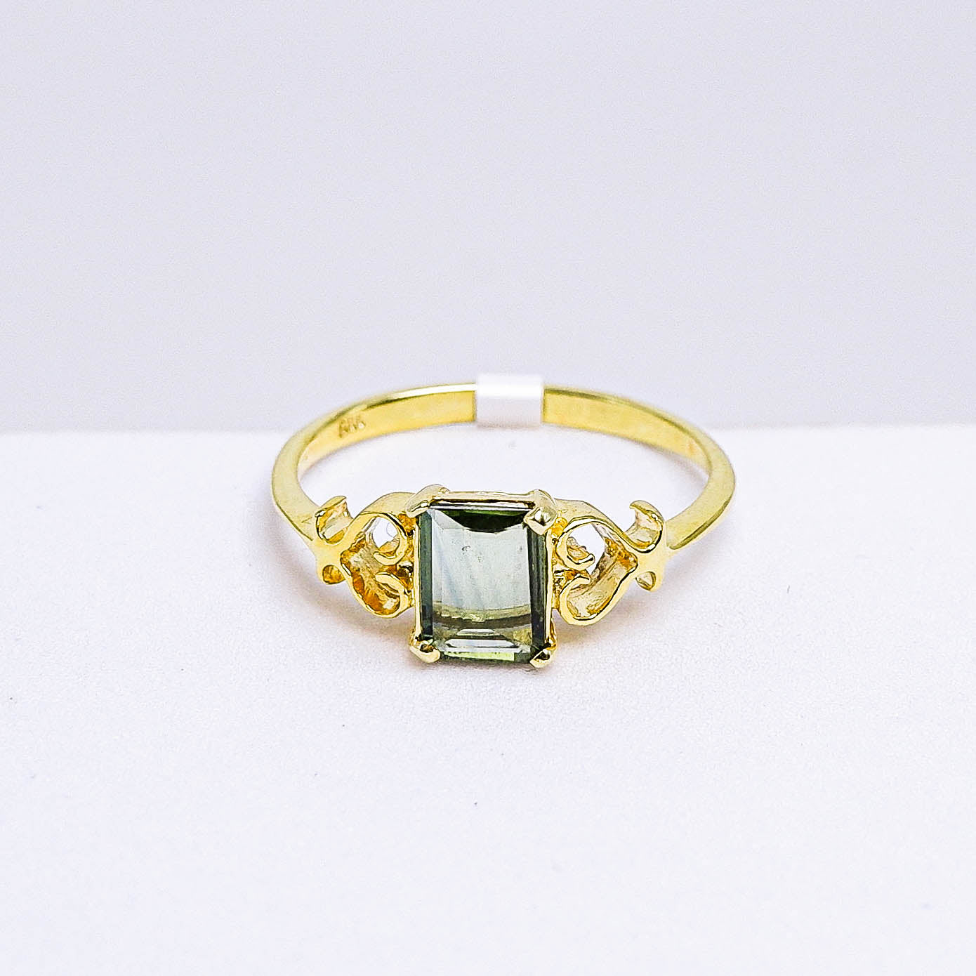 แหวนเงินแท้ 925 ฝังพลอย เขียวส่อง (green Sapphire)