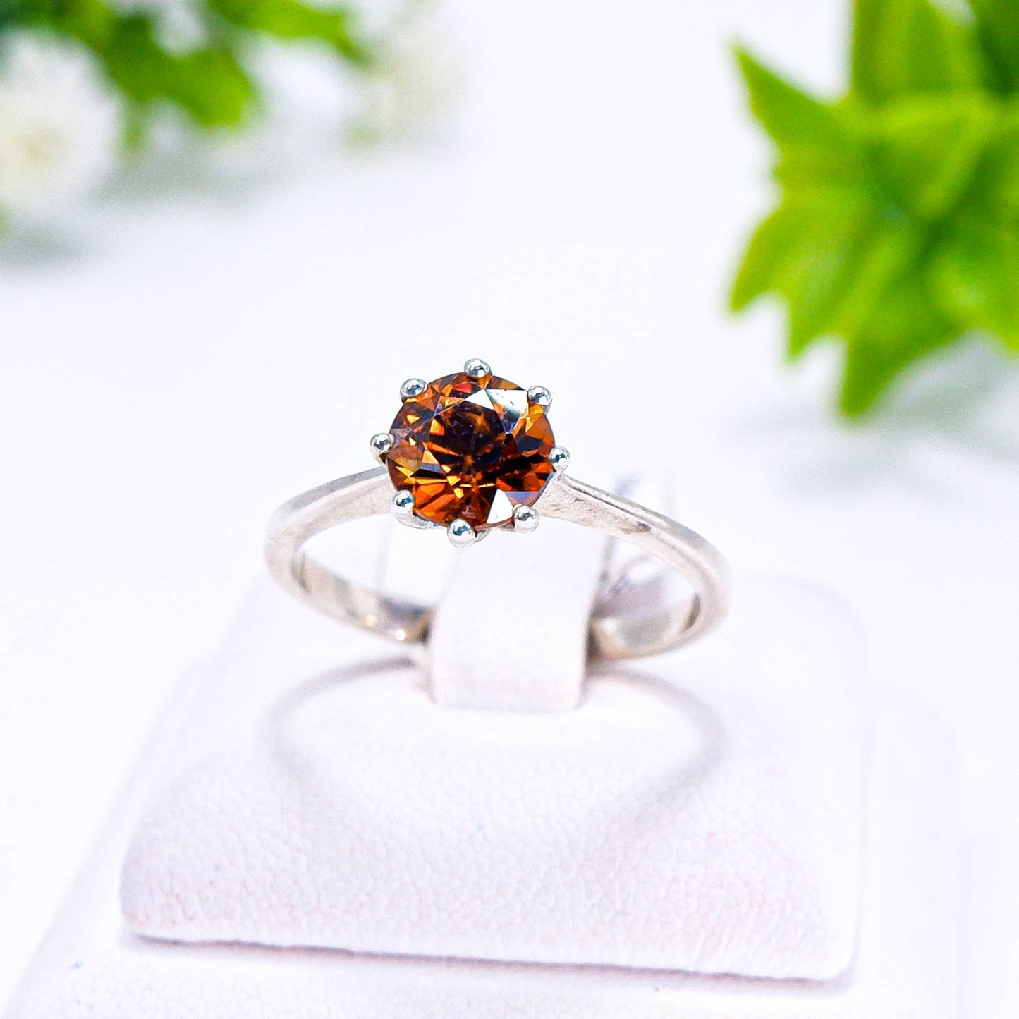 แหวนเงินแท้ 925 ฝังพลอย เพทายดิบ (Unheated Zircon)