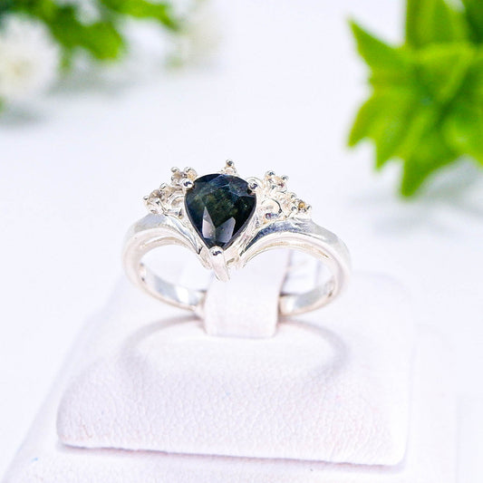 แหวนเงินแท้ 925 ฝังพลอย เขียวส่อง (green Sapphire) + ไวท์โทพาส (whitetopaz)