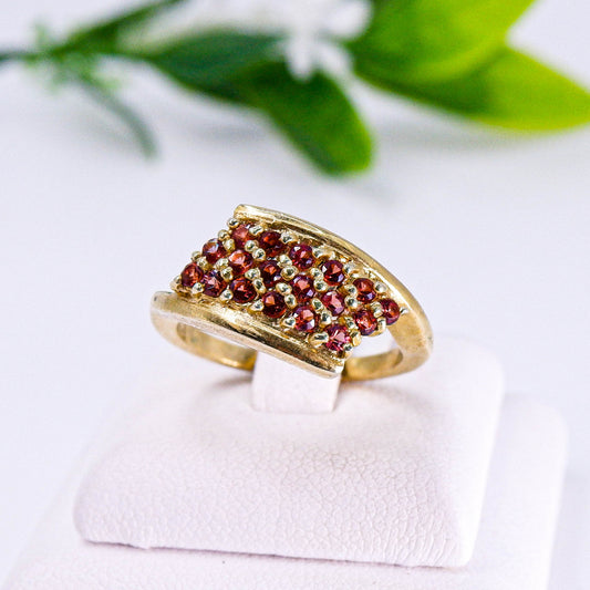 แหวนเงินแท้ 925 ฝังพลอย  โกเมน (Garnet)