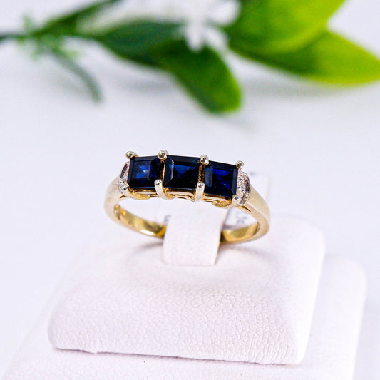แหวนเงินแท้ 925 ฝังพลอย ไพลิน (Blue Sapphire) + เซอร์คอน (Zircon)