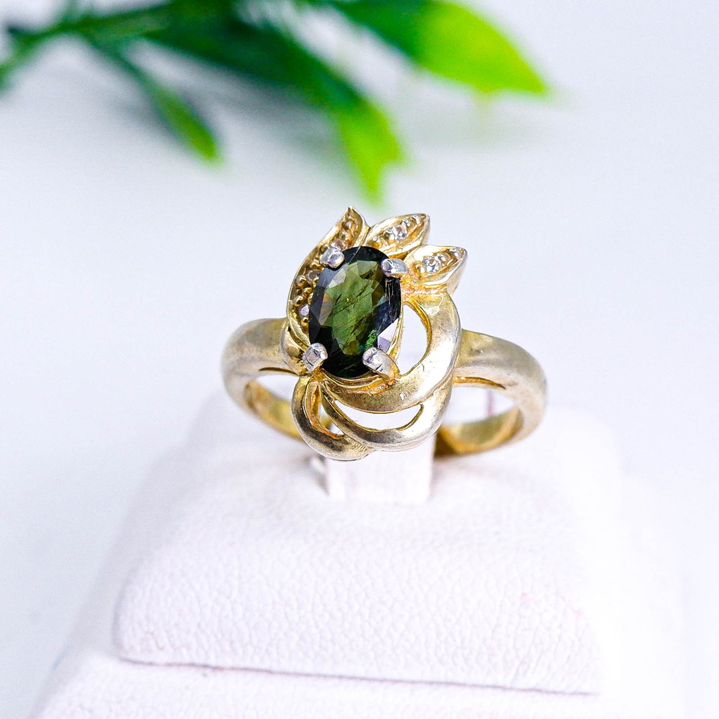 แหวนเงินแท้ 925 ฝังพลอย เขียวส่อง (green Sapphire) + ไวท์โทพาส (whitetopaz)