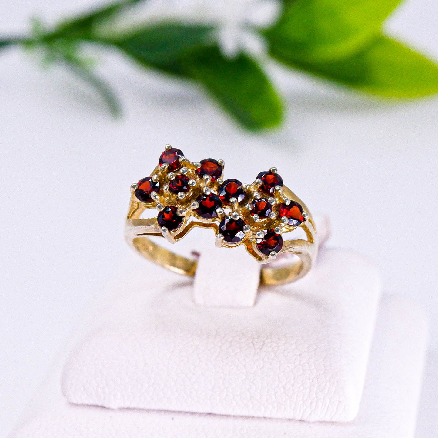 แหวนเงินแท้ 925 ฝังพลอย โกเมน (Garnet)