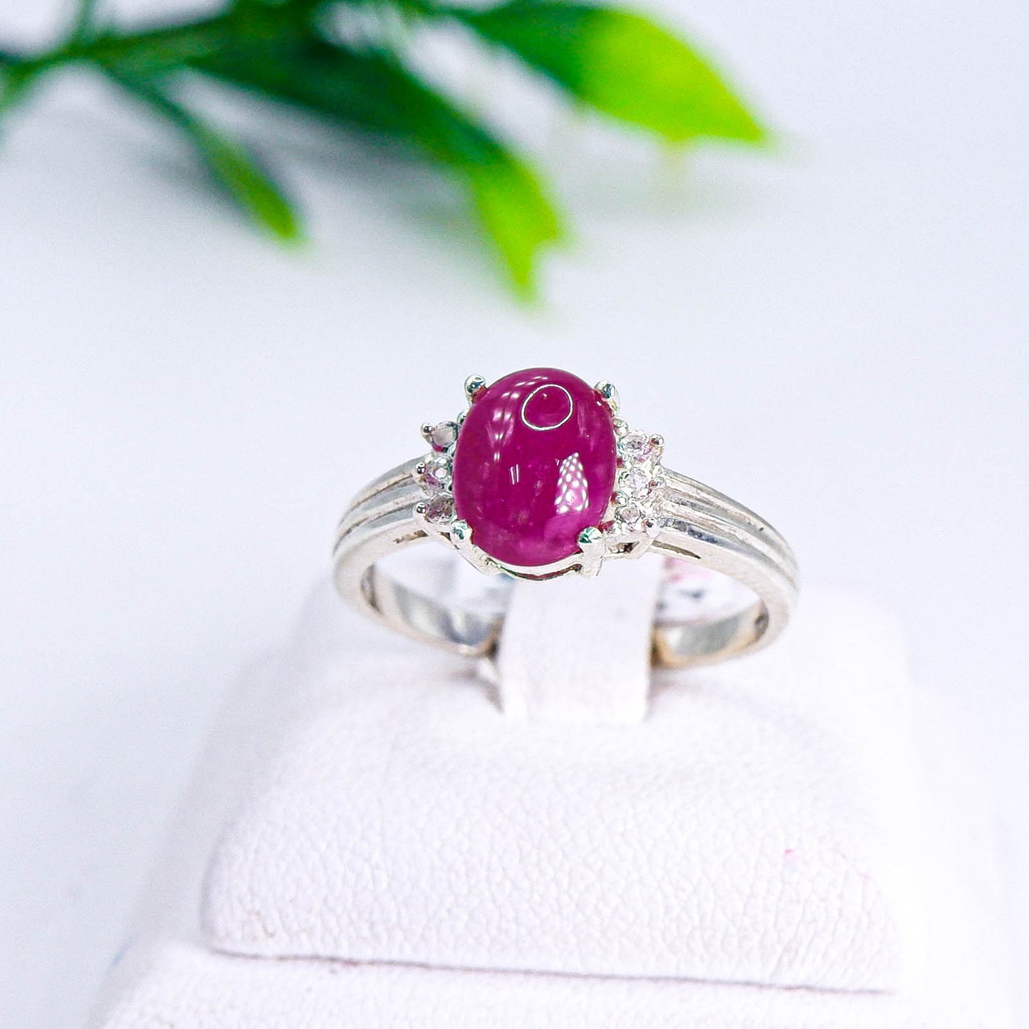 แหวนเงินแท้ 925 ฝังพลอย ทับทิมไทย (Siam Ruby) + ไวท์โทพาส (whitetopaz)