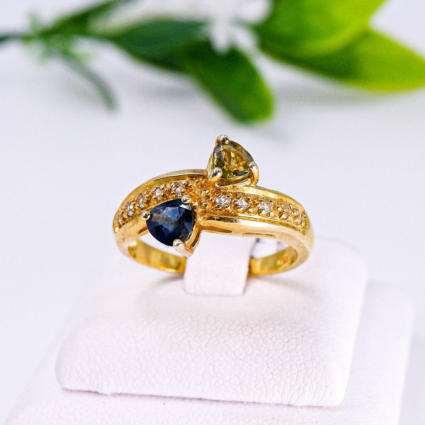 แหวนเงินแท้ 925 ฝังพลอย เขียวส่อง (green Sapphire) + โทพาส (Topaz)