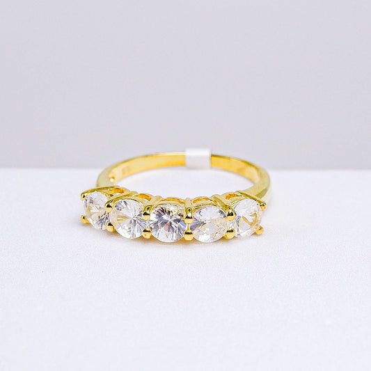 แหวนเงินแท้ 925 ฝังพลอย เพทายขาว (White Zircon)