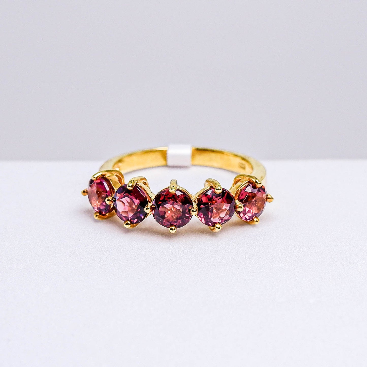 แหวนเงินแท้ 925 ฝังพลอย โรโดไลท์ (Rhodolite)