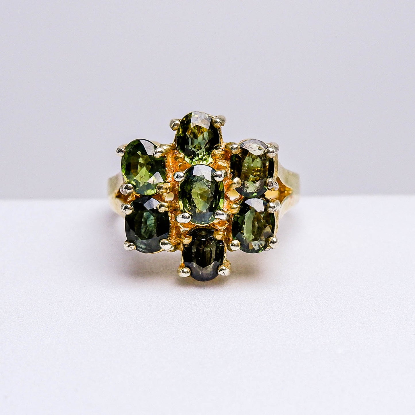 แหวนเงินแท้ 925 ฝังพลอย เขียวส่อง (green Sapphire)