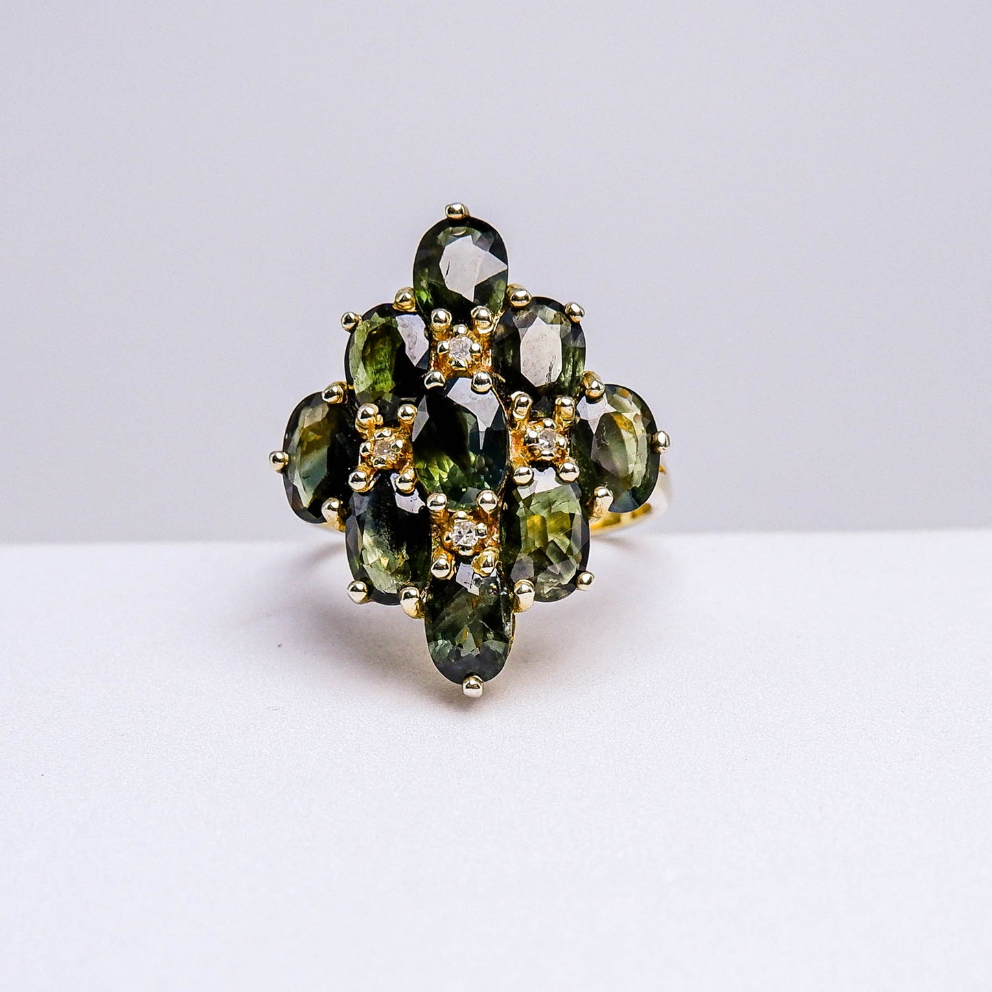 แหวนเงินแท้ 925 ฝังพลอย เขียวส่อง (green Sapphire) + เพชร (Natural Diamond)