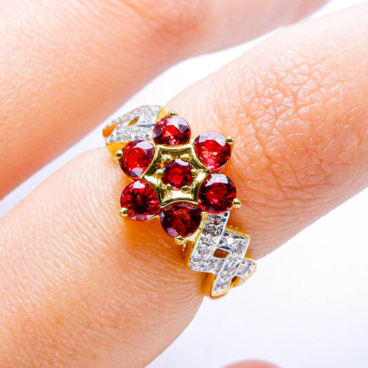แหวนทอง9K ฝังพลอยแซฟไฟร์ (Sapphire) + เพชร (diamond)