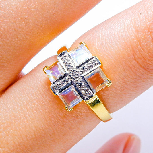 แหวนทอง9K ฝังพลอยเรนโบว์มูนสโตน (Rainbow Moonstone) + เพชร (diamond)