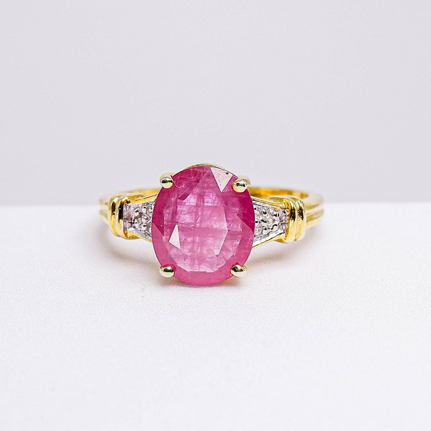 แหวนเงินแท้ 925 ฝังพลอย  ทับทิมแทนซาเนีย (Tanzania Ruby) + เซอร์คอน (Zircon)