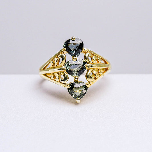 แหวนเงินแท้ 925 ฝังพลอย เขียวส่องแทนซาเนีย (ดิบ) (Green Sapphire from Tanzania)(Unheated)