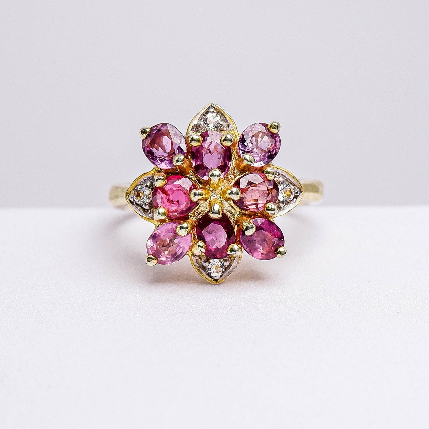 แหวนเงินแท้ 925 ฝังพลอย ทับทิมไทย (Siam Ruby) + เซอร์คอน (Zircon)
