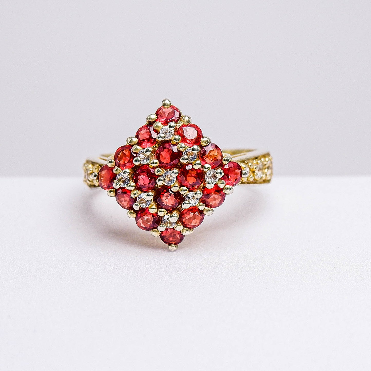 แหวนเงินแท้ 925 ฝังพลอย เรดแซฟไฟร์ (Red Sapphire) + ไวท์โทพาส (whitetopaz)