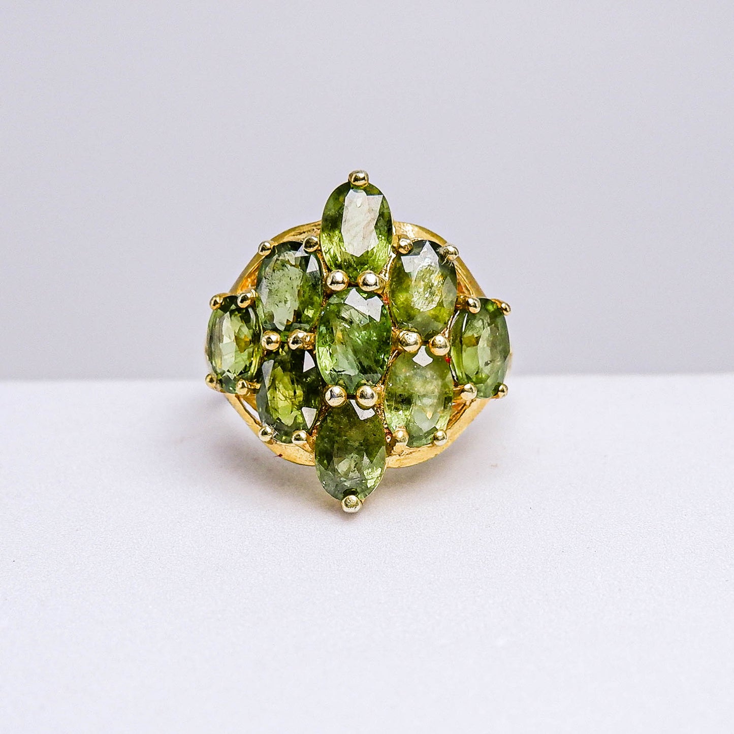 แหวนเงินแท้ 925 ฝังพลอย เขียวส่อง (green Sapphire)