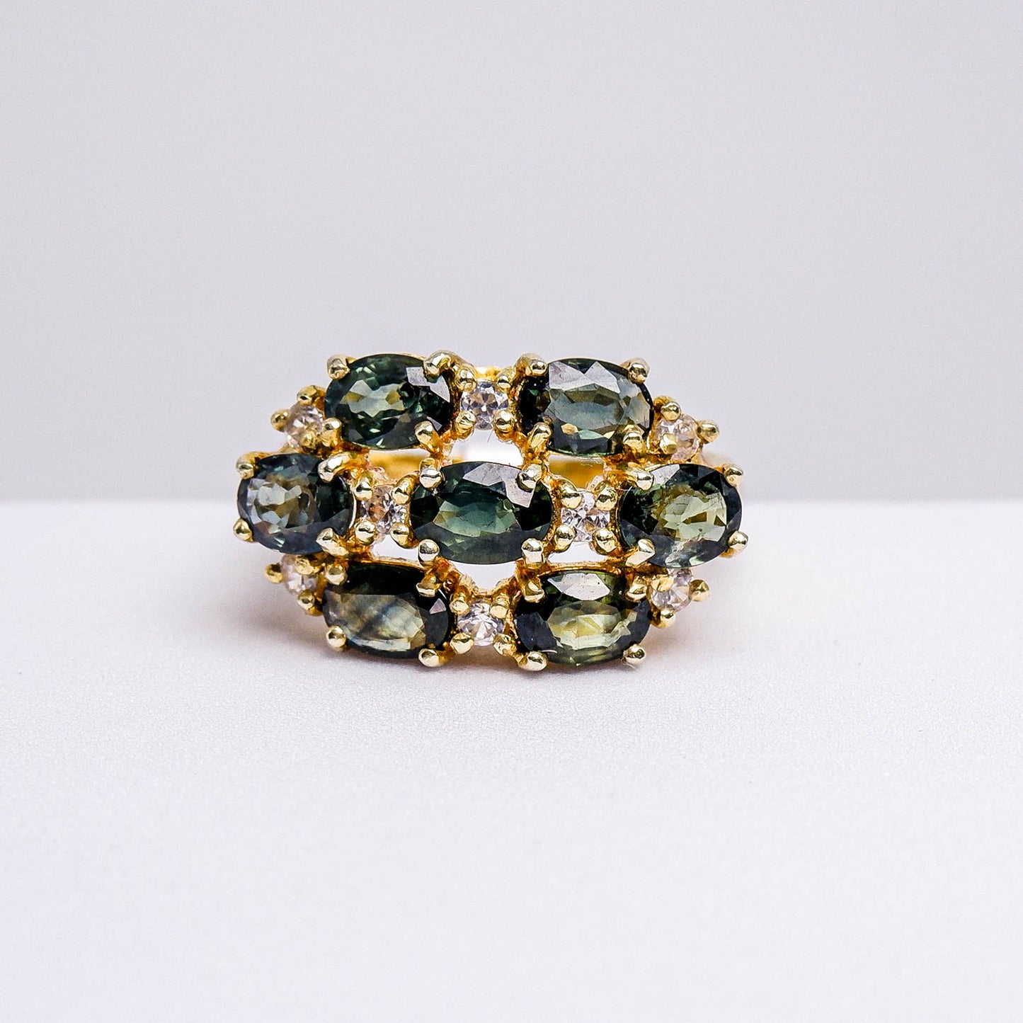 แหวนเงินแท้ 925 ฝังพลอย เขียวส่องบางกะจะ (green Sapphire) + เซอร์คอน (Zircon)