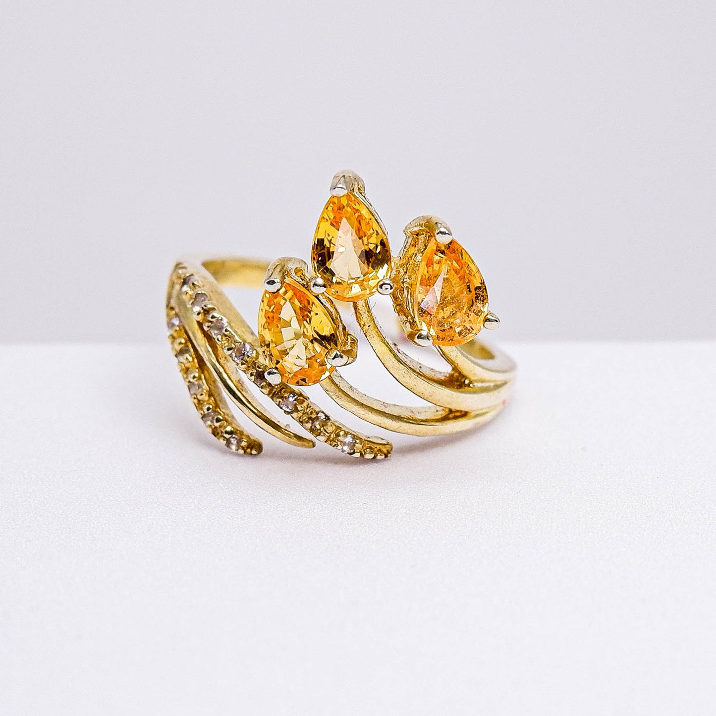 แหวนเงินแท้ 925 ฝังพลอย บุษราคัมมาดา (Yellow Sapphire) + ไวท์โทพาส (whitetopaz)