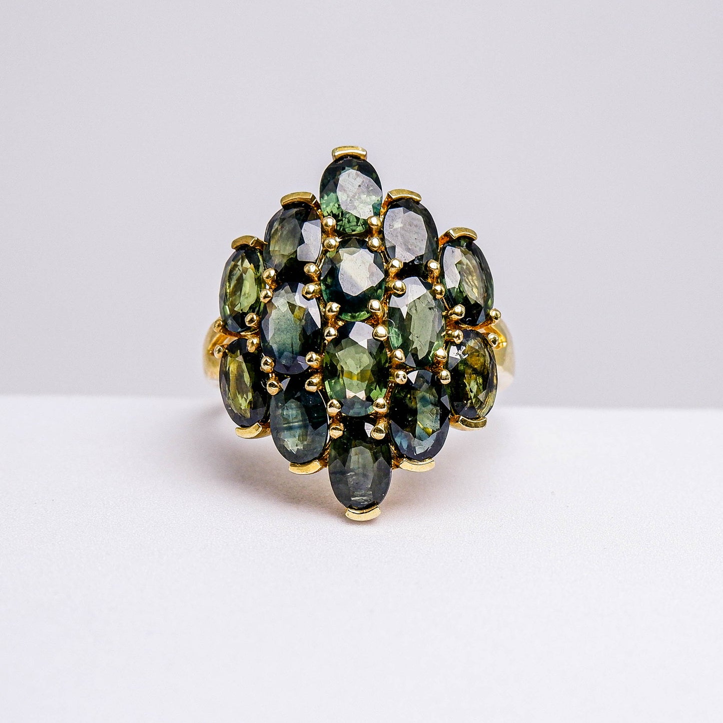 แหวนเงินแท้ 925 ฝังพลอย เขียวส่องบางกะจะ (green Sapphire)